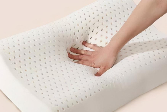 宝宝枕乳胶枕头好还是枕普通枕头好【孩子睡乳胶枕好还是棉枕头好】