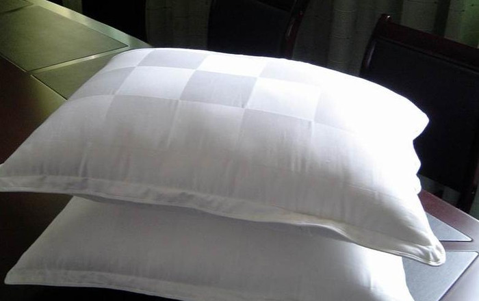 宝宝枕乳胶枕头好还是枕普通枕头好【孩子睡乳胶枕好还是棉枕头好】