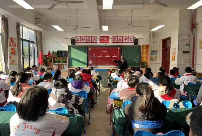 元旦活动主题名称幼儿园【元旦活动主题名称展望未来】