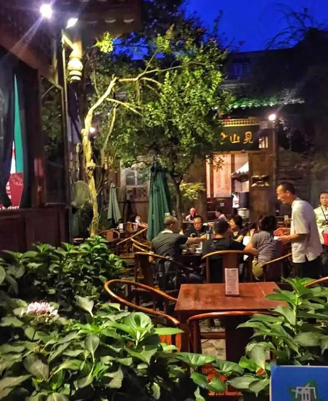 宽窄巷子晚上怎么样【宽窄巷子白天好看还是晚上好看】