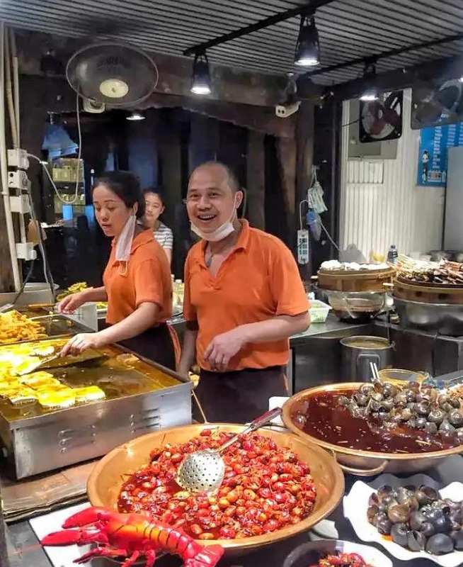 宽窄巷子晚上怎么样【宽窄巷子白天好看还是晚上好看】