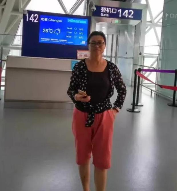 宽窄巷子晚上怎么样【宽窄巷子白天好看还是晚上好看】