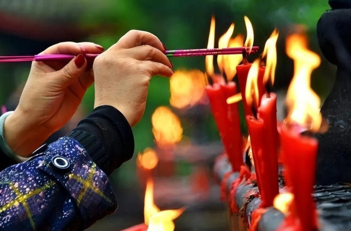 烧高香是什么意思【烧高香有什么讲究】