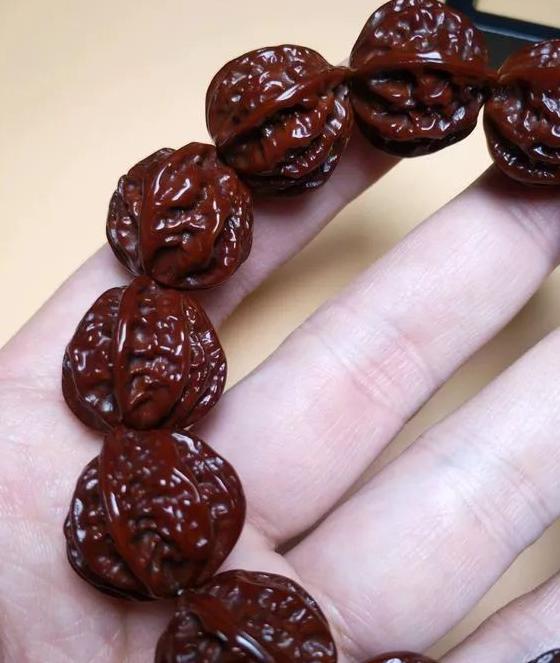 猴头核桃手串怎么盘红的快【文玩核桃猴头怎么盘红的快】