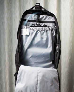 始祖鸟标志都是刺绣吗【始祖鸟标志的含义】