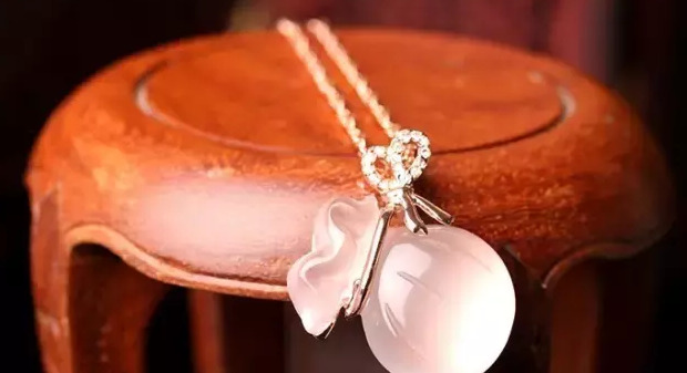 紫水晶招桃花嘛【什么水晶招桃花厉害】