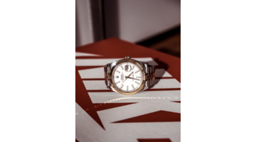 发一个手表的朋友圈怎么配文【手表发圈怎么配文】