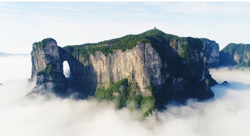张家界离天门山有多远?【张家界和天门山离多远】