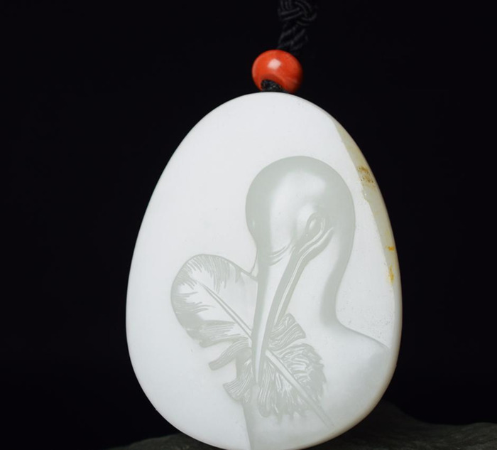 和田玉的功效与作用及禁忌【佩戴和田玉的好处与禁忌】