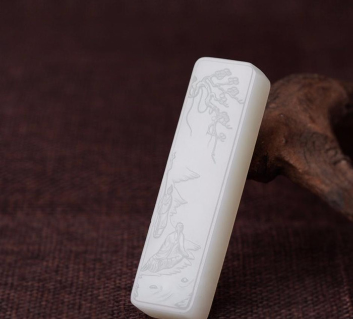 和田玉的功效与作用及禁忌【佩戴和田玉的好处与禁忌】