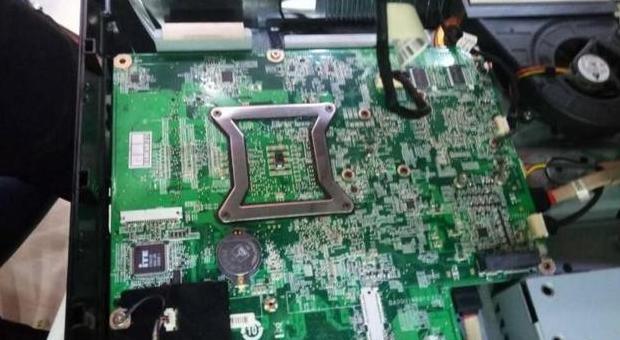 电脑开机后一直显示联想图标【联想电脑开机了只有一个联想图标】