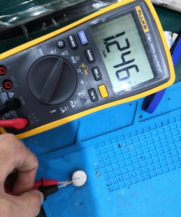 电脑开机后一直显示联想图标【联想电脑开机了只有一个联想图标】