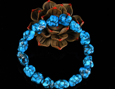 绿松石的各种颜色【绿松石的颜色是什么颜色】