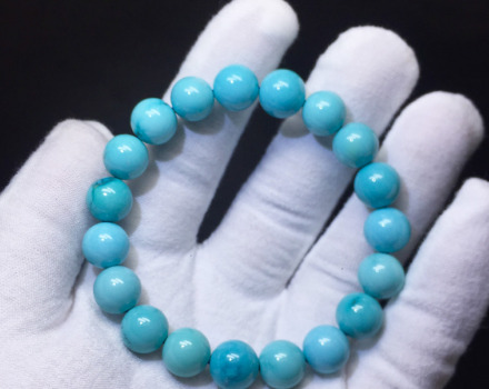 绿松石的各种颜色【绿松石的颜色是什么颜色】