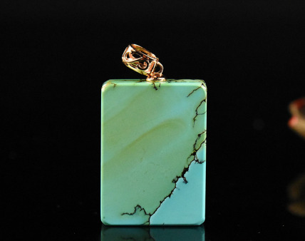 绿松石的各种颜色【绿松石的颜色是什么颜色】