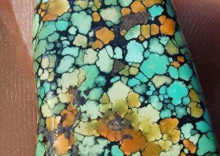 绿松石的各种颜色【绿松石的颜色是什么颜色】