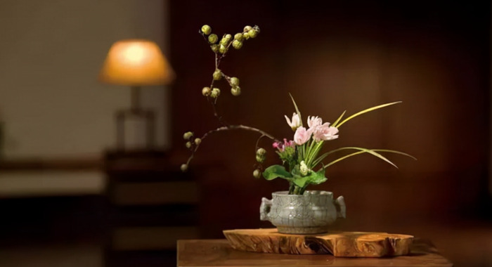 适合发插花的句子【插花的搭配】