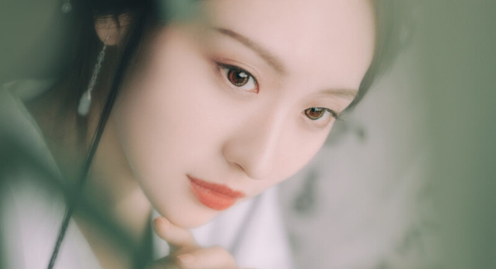 何姓女孩取名高雅的【何姓女孩子名字文雅有寓意】