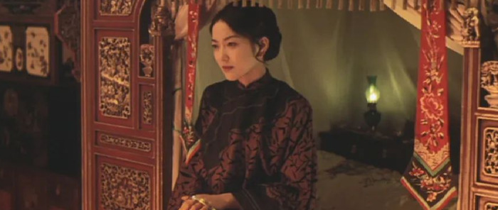 眼里三分讥笑三分薄凉四分漫不经心【三分讥笑三分薄凉四分漫不经心类似】