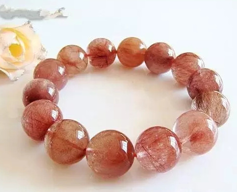 女人佩戴绿幽灵好不好【女人戴绿幽灵好吗】