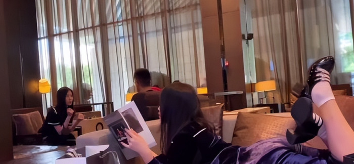 先敬罗衣后敬人是什么意思【先敬罗衣后敬人下一句是什么】