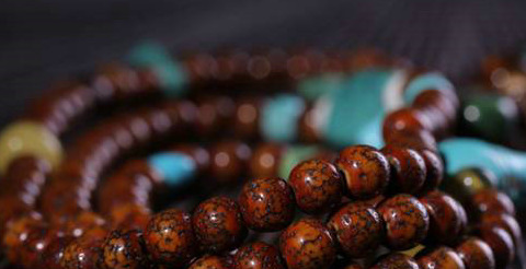 怎么辨别菩提子是不是塑料【菩提子跟塑料一样吗】