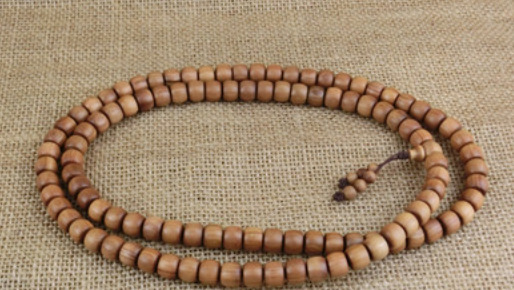 老山檀香适合女人戴吗【佩戴老山檀有什么好处】