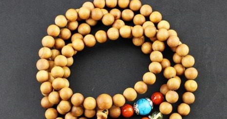 老山檀香适合女人戴吗【佩戴老山檀有什么好处】