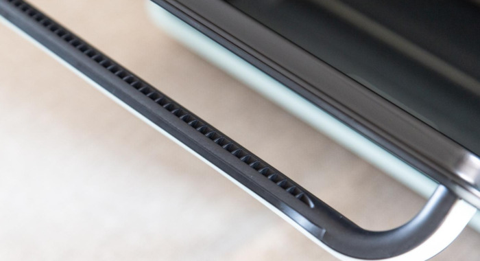 烤箱烤东西从门缝冒烟正常吗【烤箱门缝冒烟有关系吗】