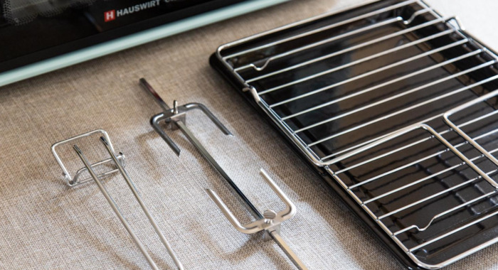 烤箱烤东西从门缝冒烟正常吗【烤箱门缝冒烟有关系吗】