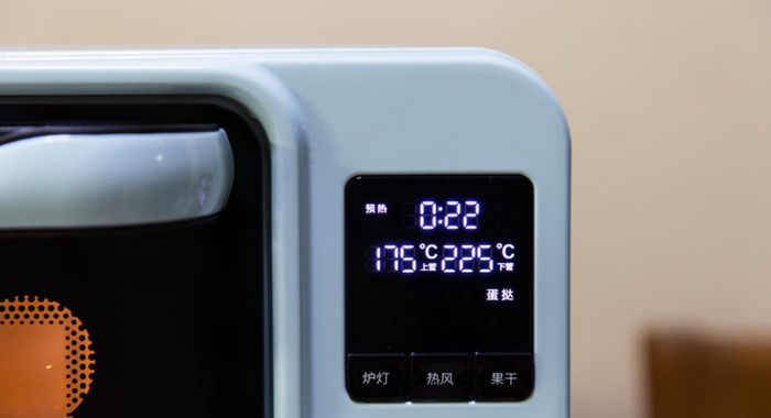 烤箱烤东西从门缝冒烟正常吗【烤箱门缝冒烟有关系吗】