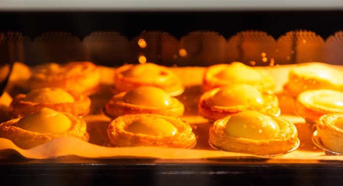 烤箱烤东西从门缝冒烟正常吗【烤箱门缝冒烟有关系吗】