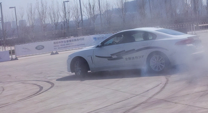 4s店试驾需要什么条件【4s店试驾车可以买吗】