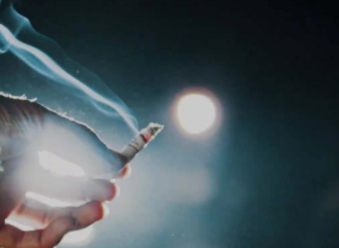 关于男人抽烟的语句【关于男人抽烟的经典语录】