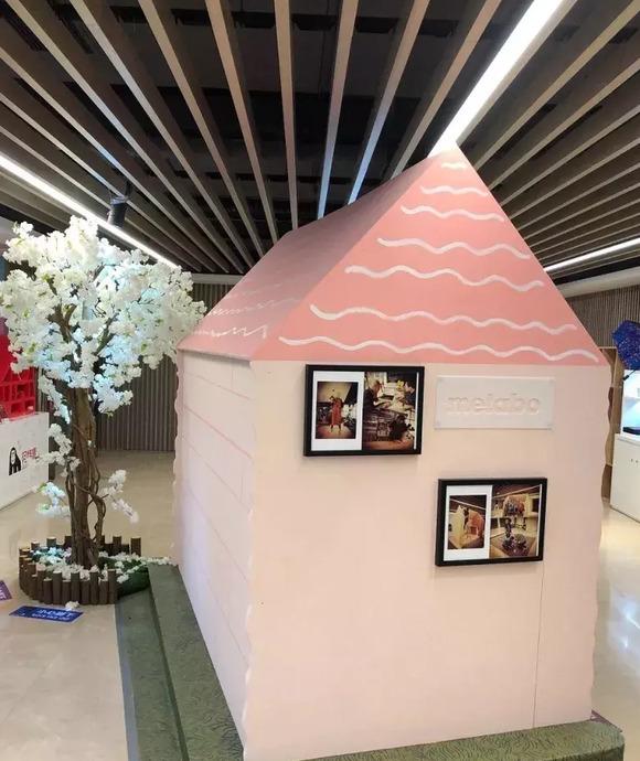 大灰狼和小红帽简笔画【大灰狼与小红帽简笔画】