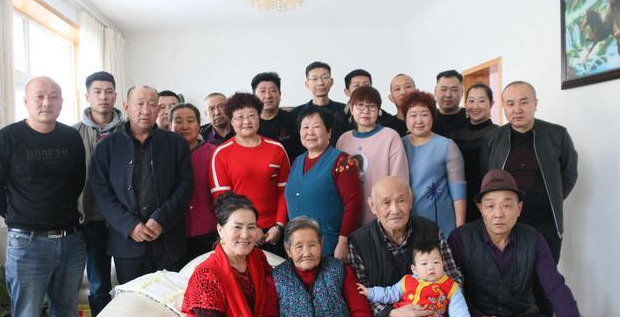 舅舅大还是外公大【大舅和爸爸是什么关系】