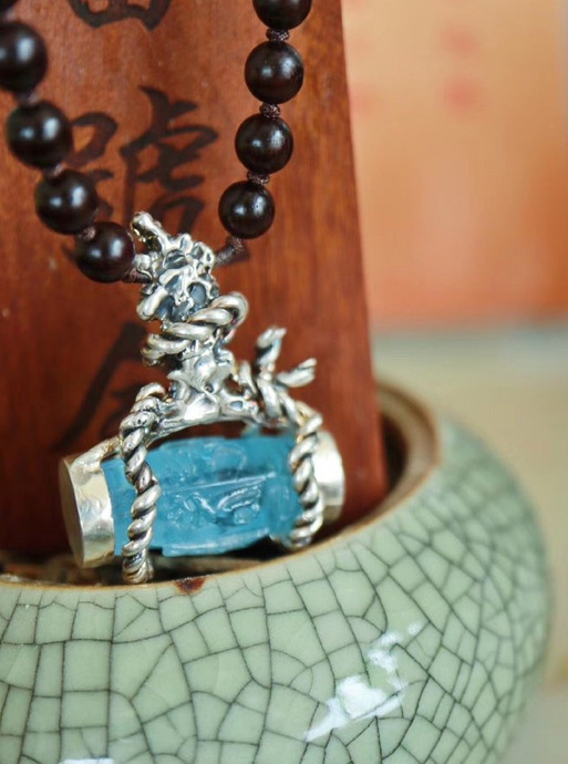 戴海蓝宝有什么禁忌【女生佩戴海蓝宝的寓意】