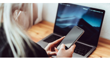 手机可以投影到墙上吗【手机可以直接投屏到墙上如何实现】