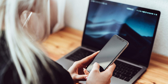 手机可以投影到墙上吗【手机可以直接投屏到墙上如何实现】