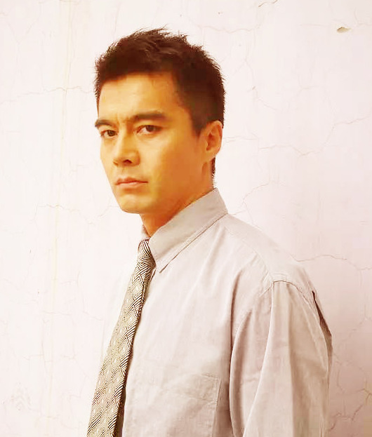 许亚军年轻时好帅啊【许亚军的长相】