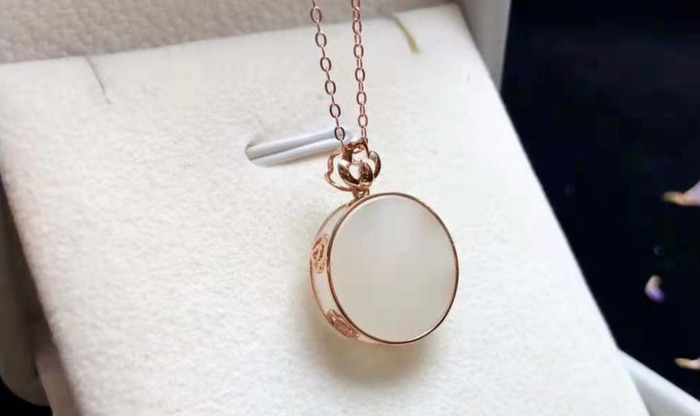 和田玉怎么辨别真假好坏【且末蓝和田玉怎么鉴别真假】