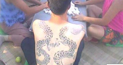 纹龙的人会怎么样【龙纹在身上好吗】