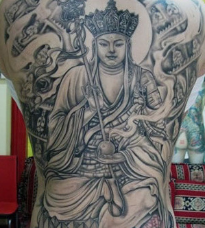 纹龙的人会怎么样【龙纹在身上好吗】