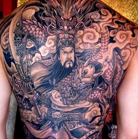 纹龙的人会怎么样【龙纹在身上好吗】