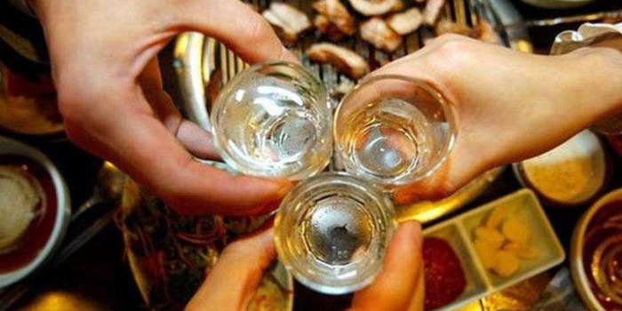 耍酒疯是不是装的【喝酒耍酒疯是不是装的】