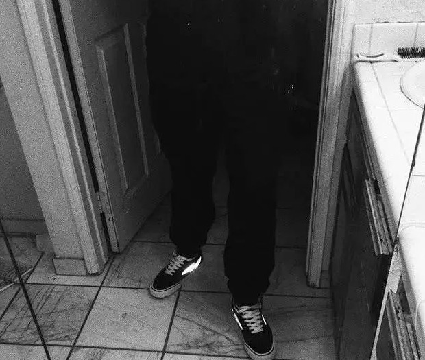 闪电标志的鞋子品牌【闪电标志是什么意思】