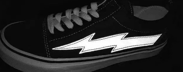 闪电标志的鞋子品牌【闪电标志是什么意思】