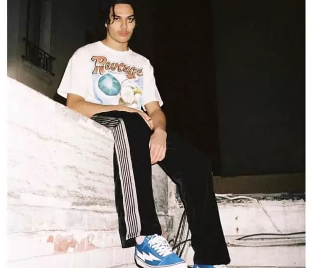 闪电标志的鞋子品牌【闪电标志是什么意思】