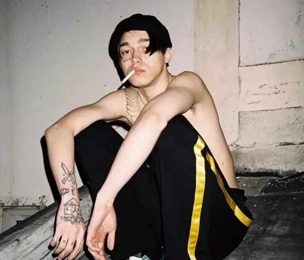 闪电标志的鞋子品牌【闪电标志是什么意思】