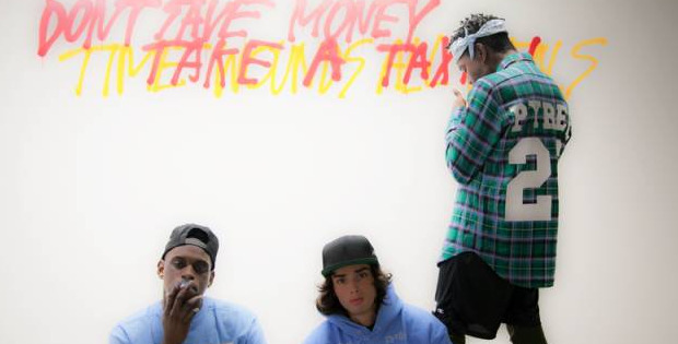 闪电标志的鞋子品牌【闪电标志是什么意思】